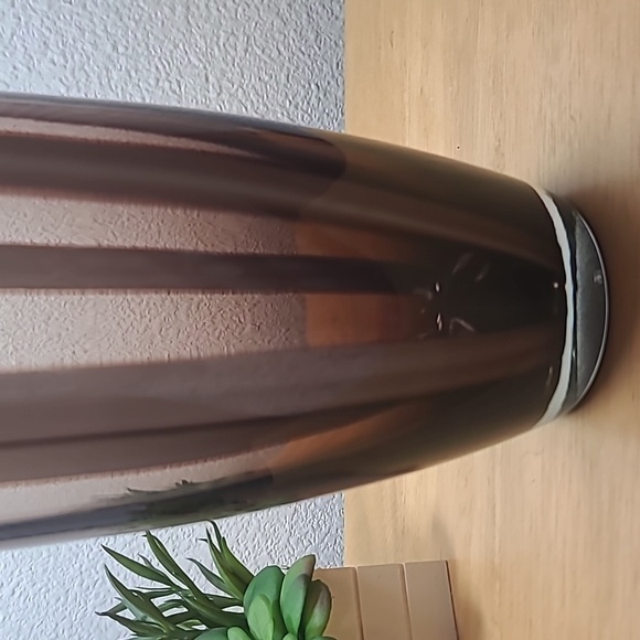 HAND-BLOWN glass vase - Picture 5 of 7